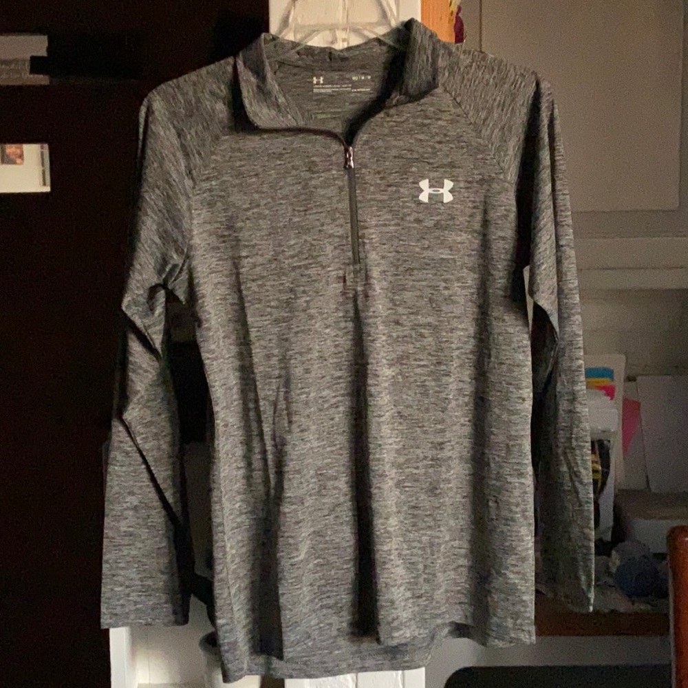Women’s Under Armour long sleeved shirt